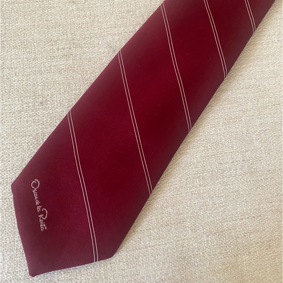 Oscar De La Renta Red Striped Silk Men’s Tie - Picture 2 of 5